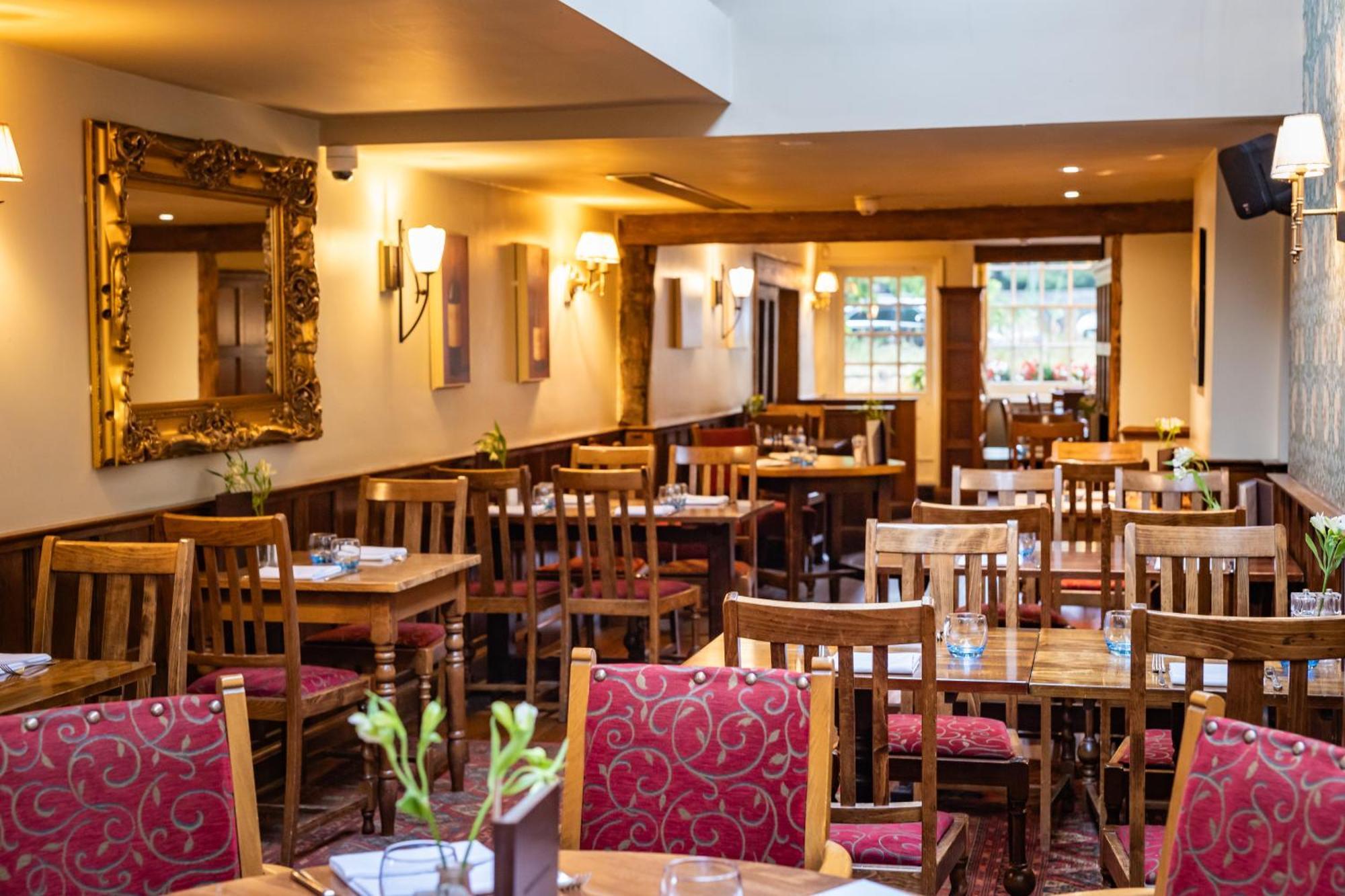 The Red Lion Hotel 히드로 외부 사진
