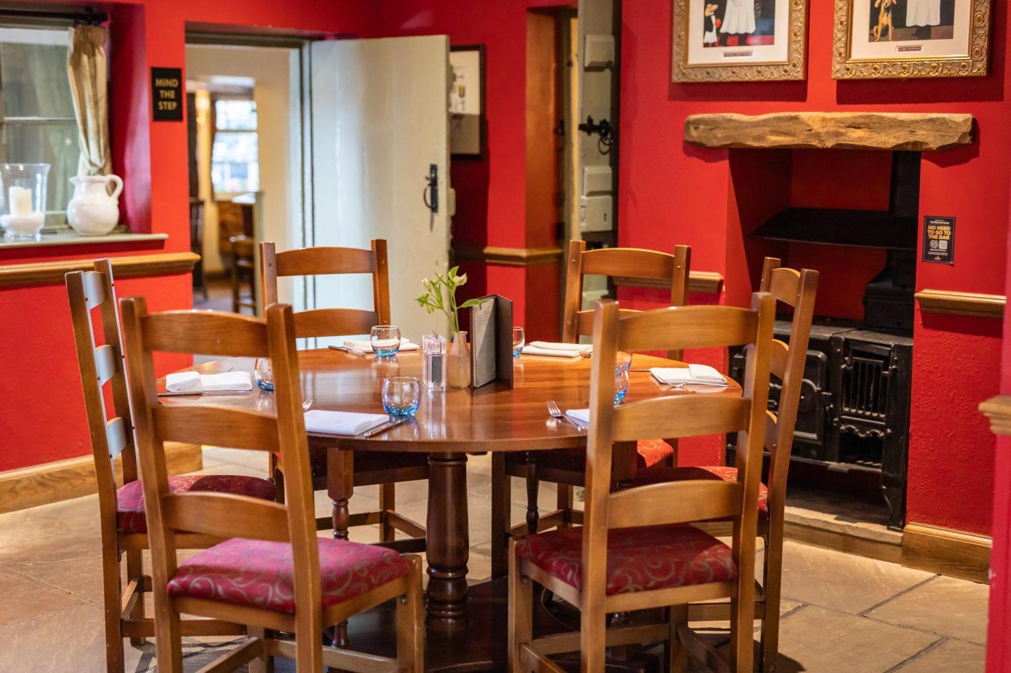 The Red Lion Hotel 히드로 외부 사진