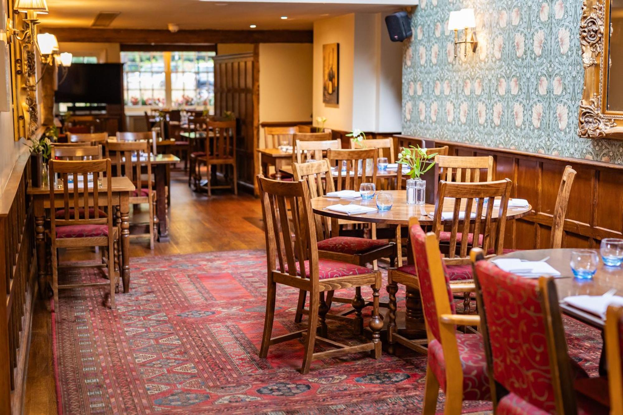 The Red Lion Hotel 히드로 외부 사진