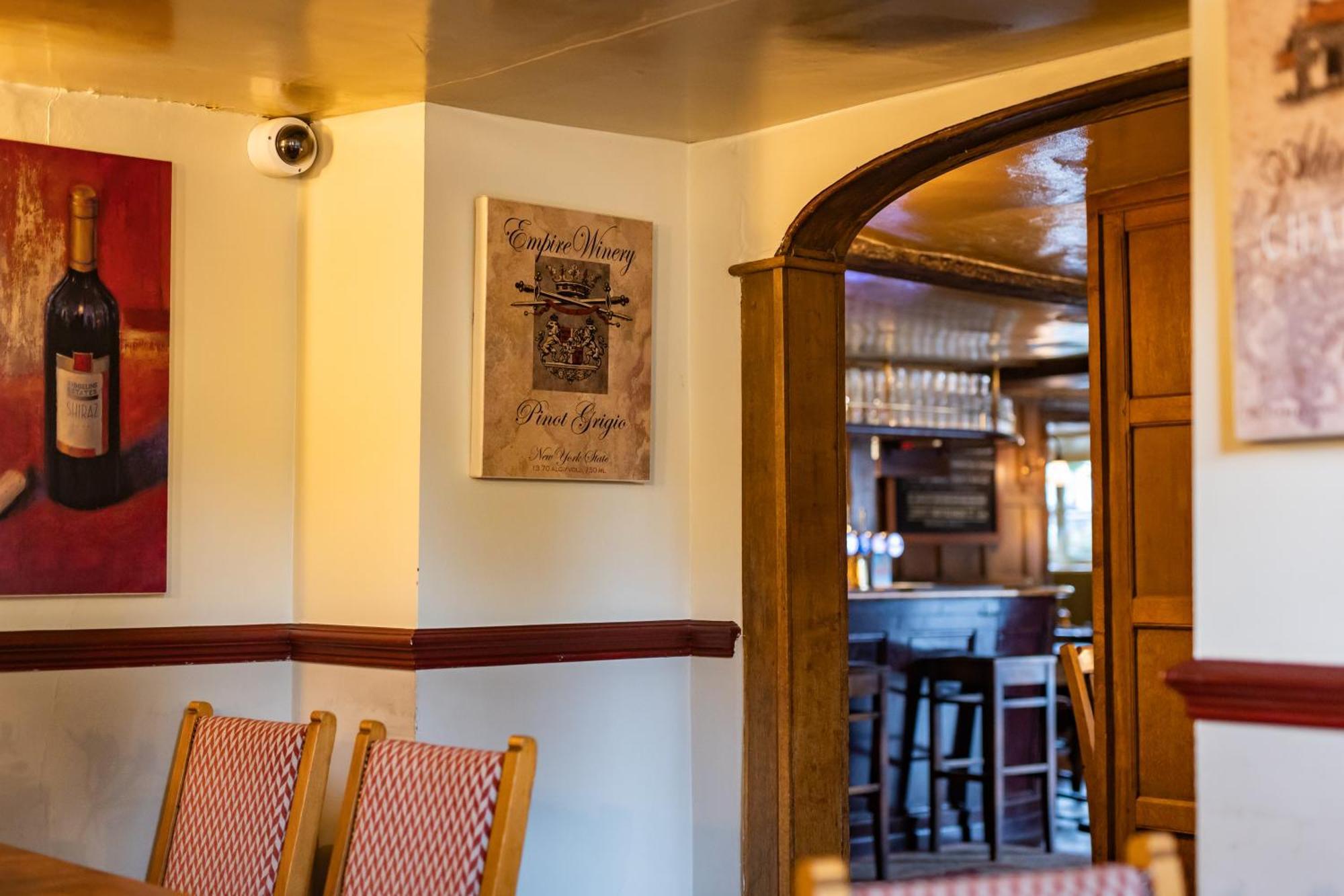 The Red Lion Hotel 히드로 외부 사진