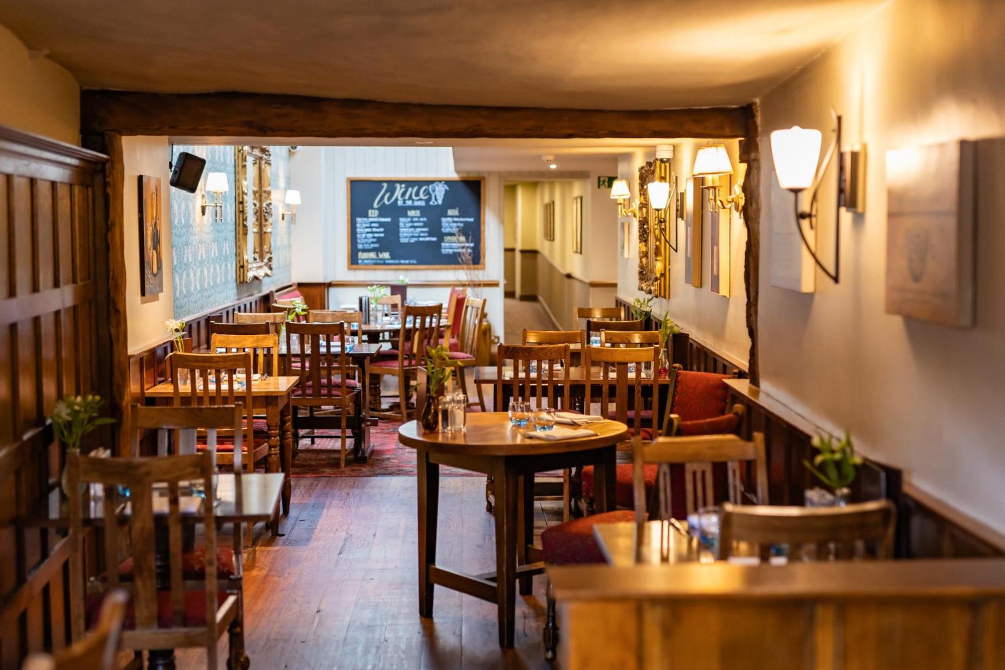 The Red Lion Hotel 히드로 외부 사진