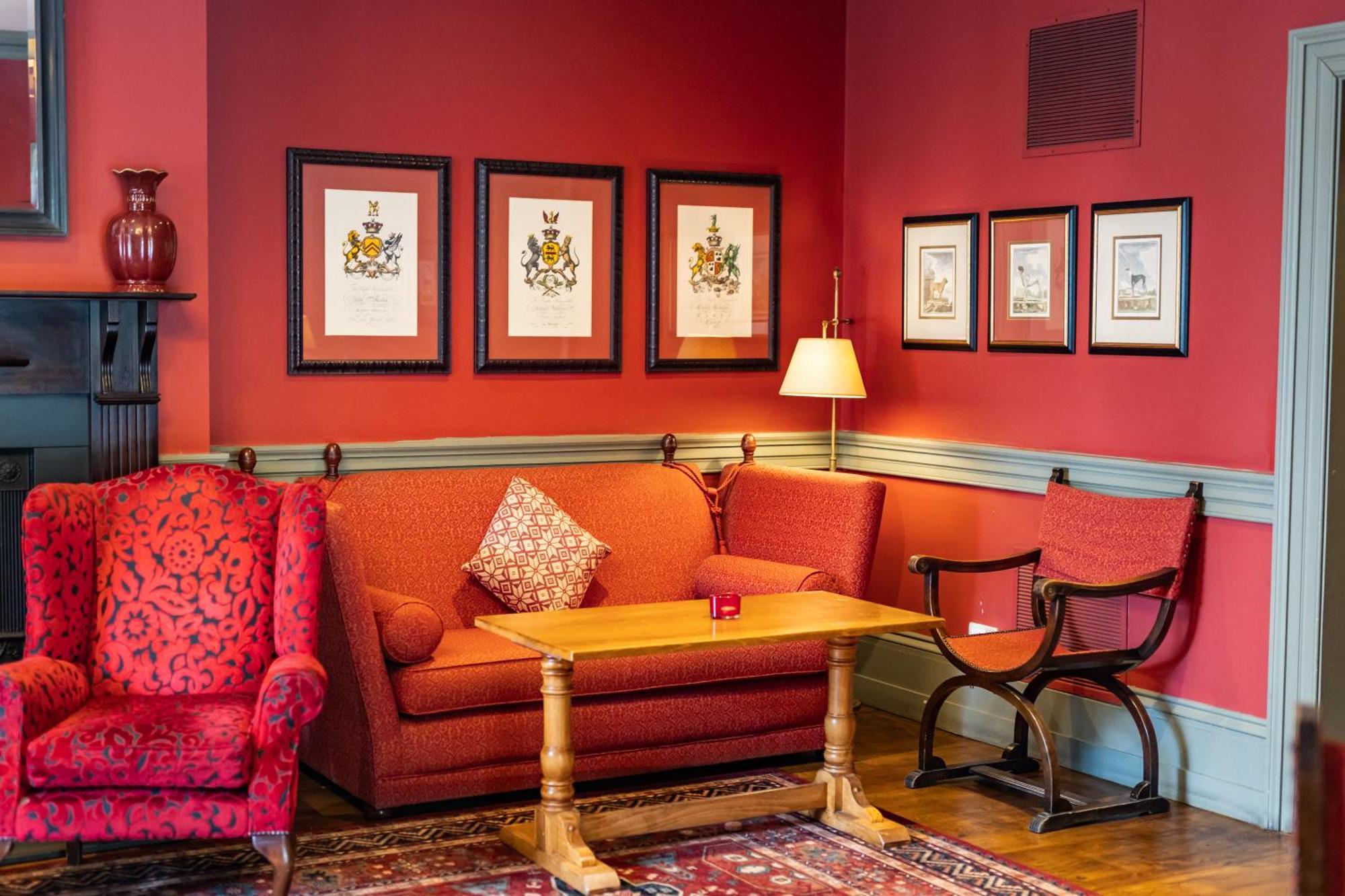 The Red Lion Hotel 히드로 외부 사진