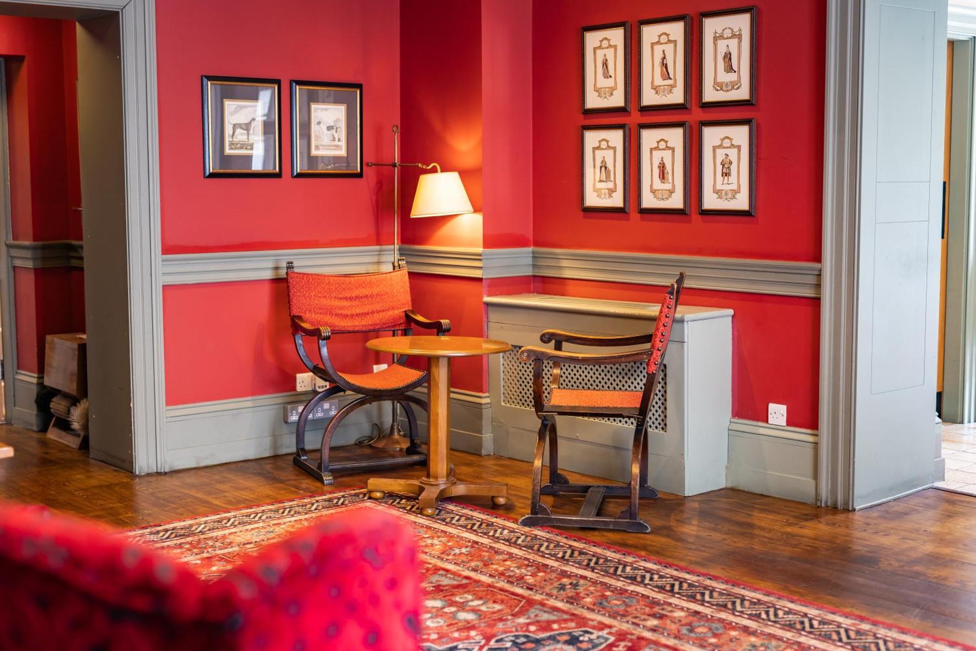 The Red Lion Hotel 히드로 외부 사진